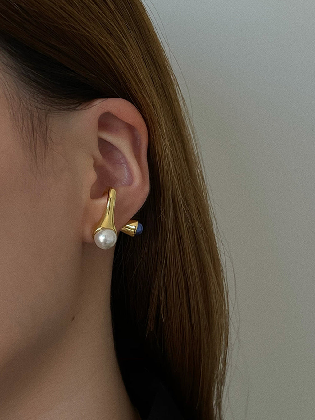 Pendiente Dorado con Perlas