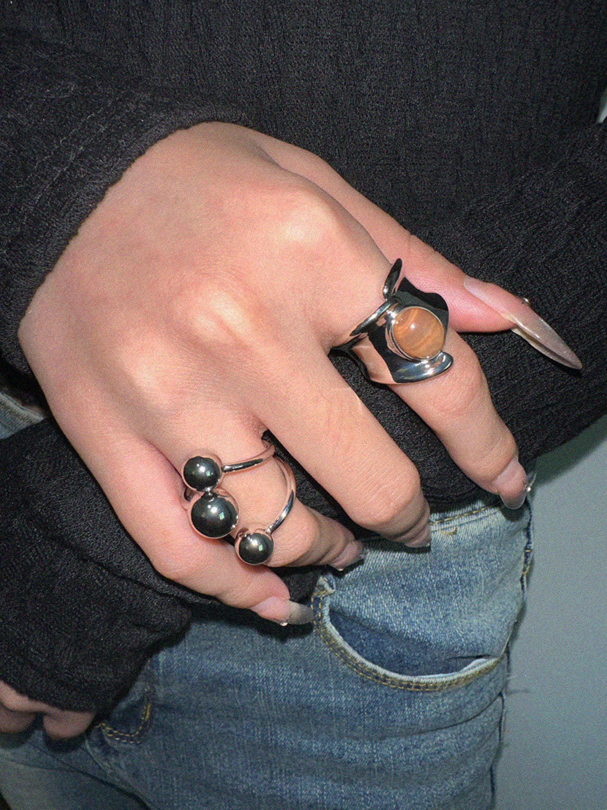 Anillo Abierto Plateado con Bolas