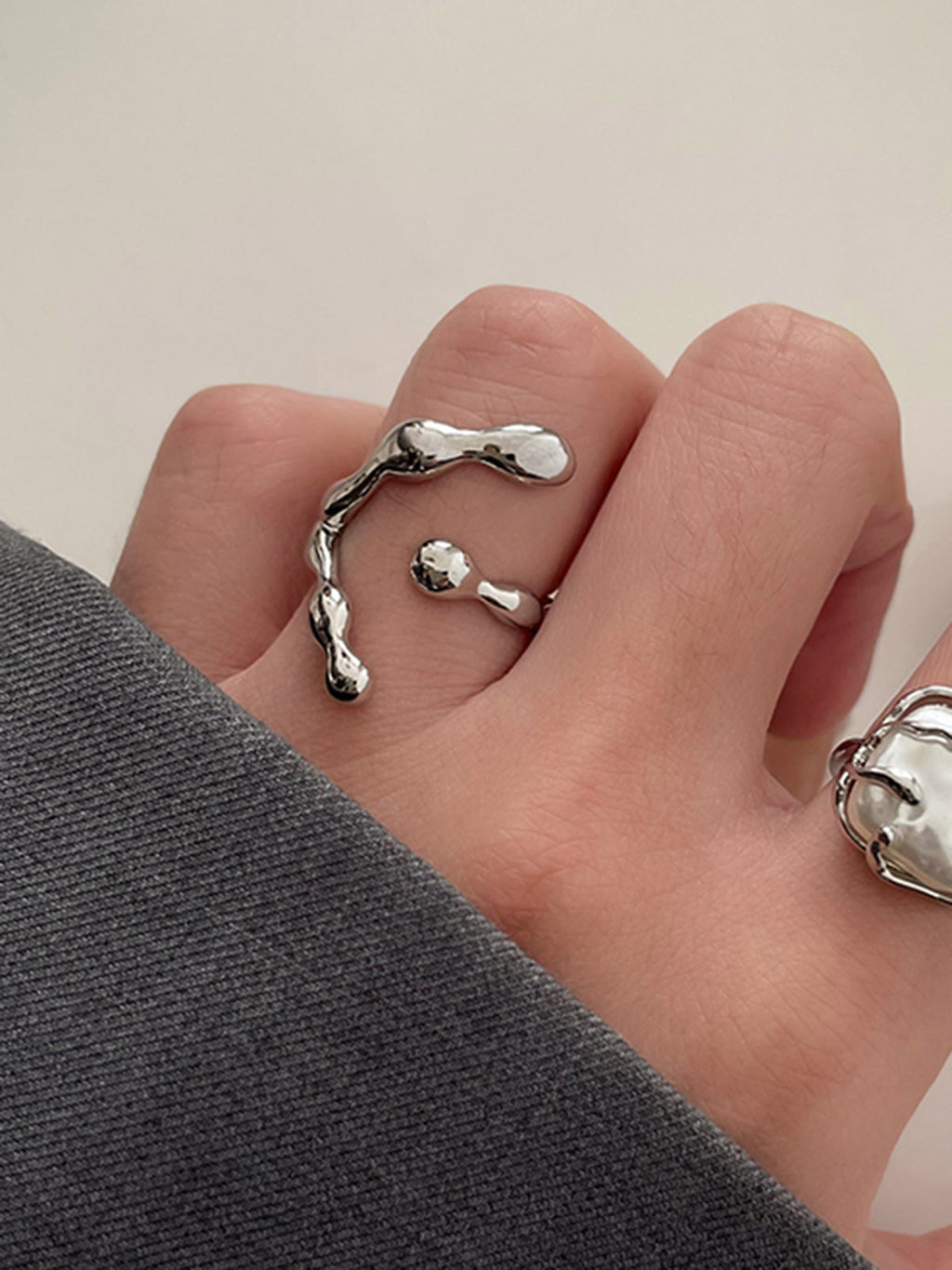 Anillo Minimalista Media Luna