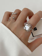 Anillo Minimalista Luna Llena con Perla