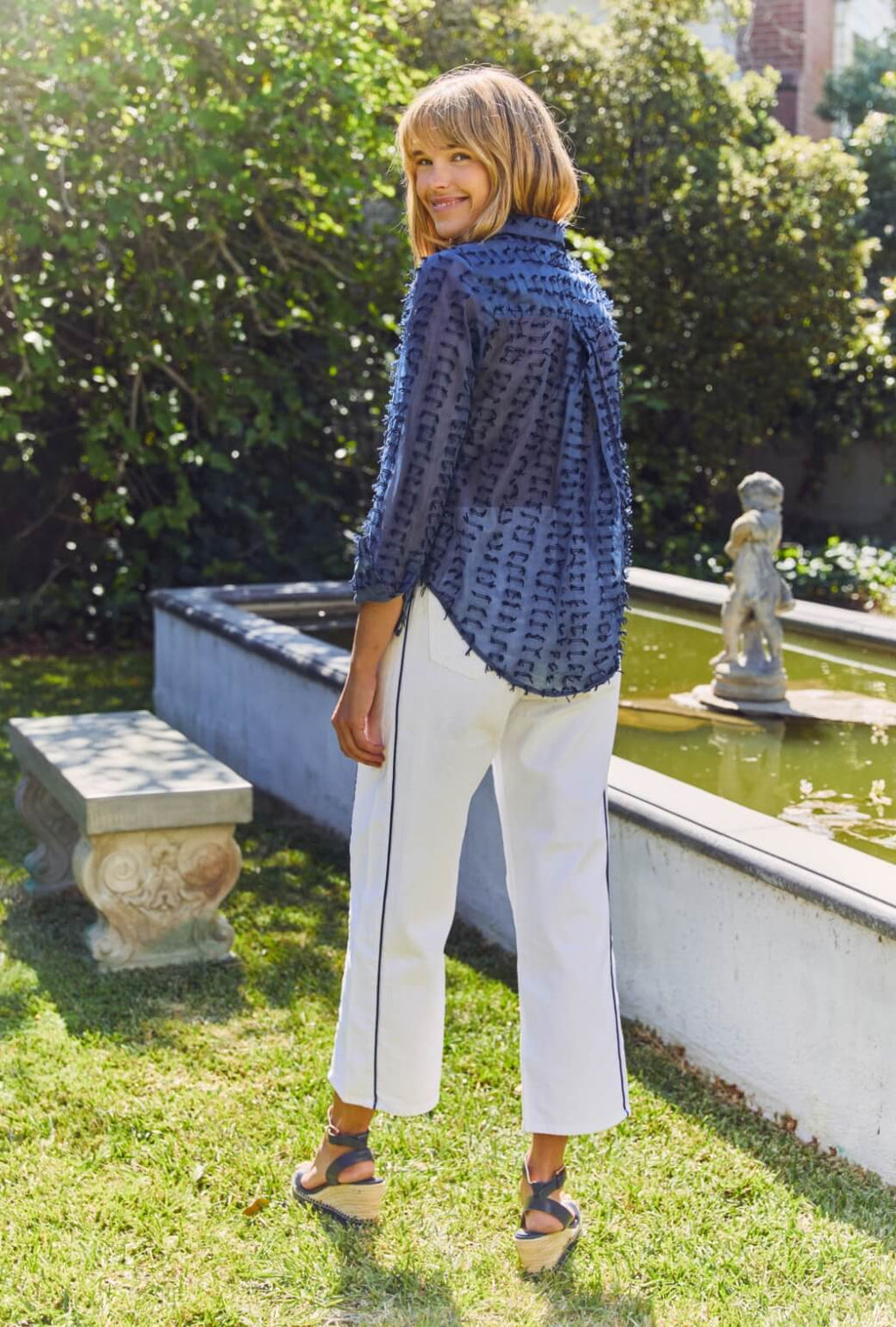 Emma | Camisa Azul Marino con Lazos