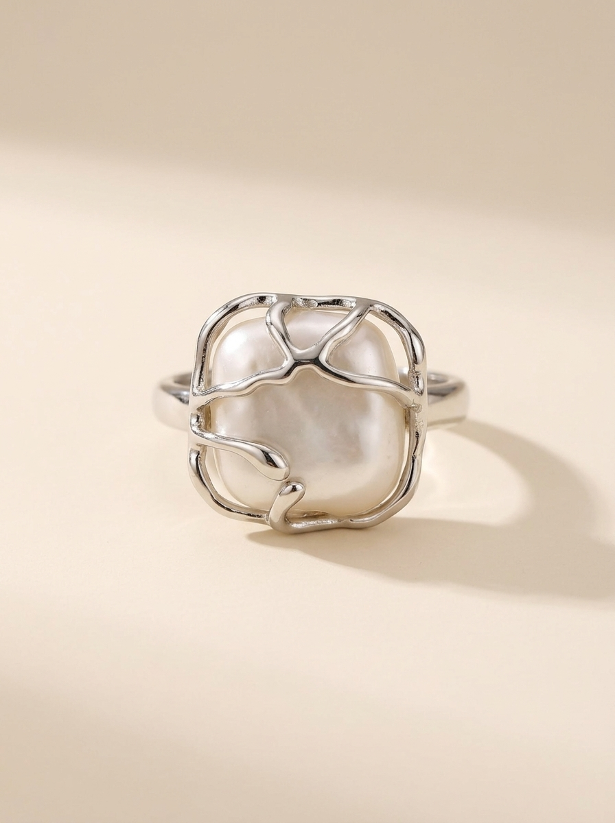Anillo Minimalista Luna Llena con Perla